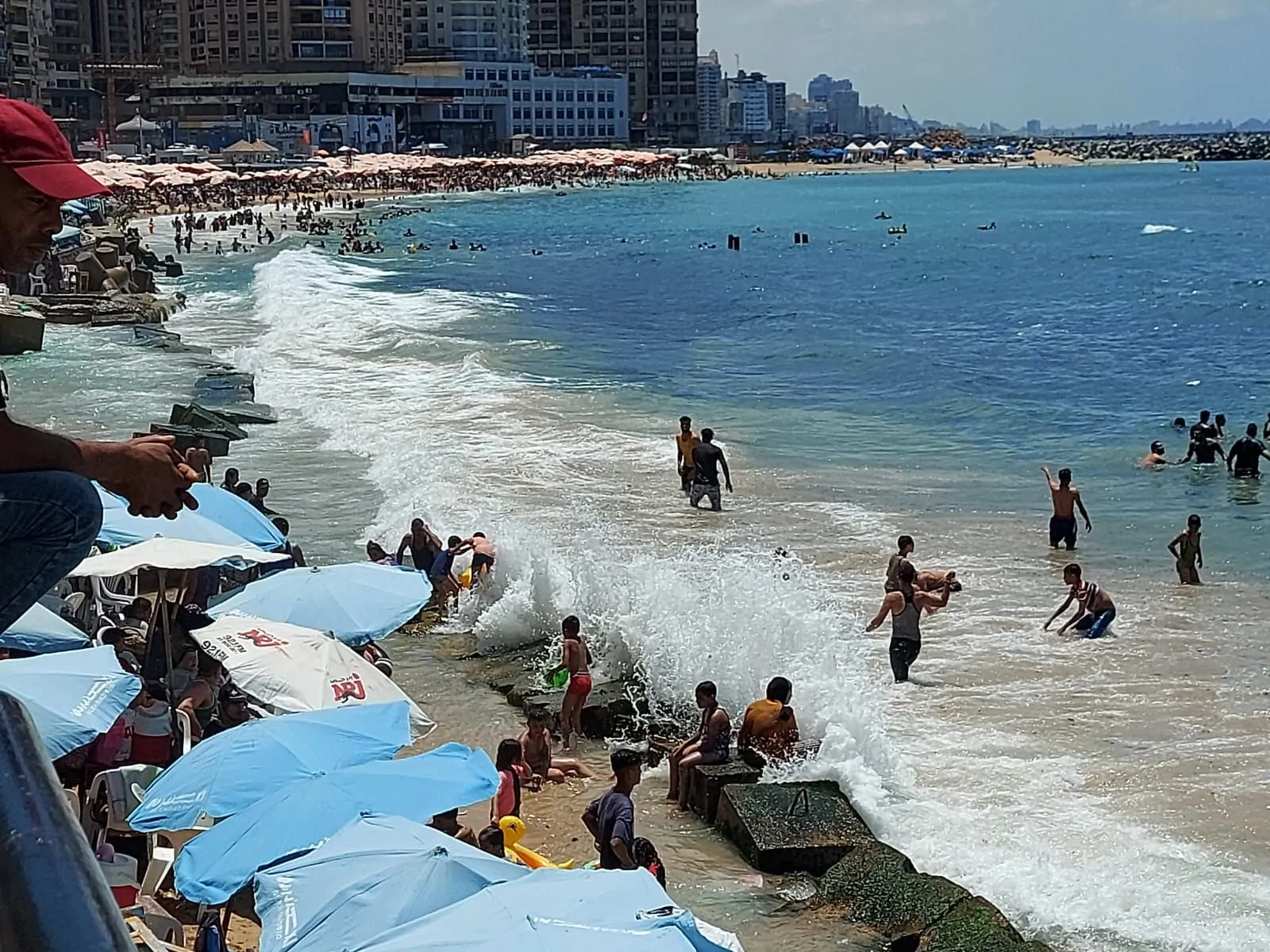 أول رد من محافظ الإسكندرية على واقعة غرق أبو تلات بالعجمي عقب وفاة 6 حالات و13 مصاب 2 الأرصاد الجوية تحذر المصطافين