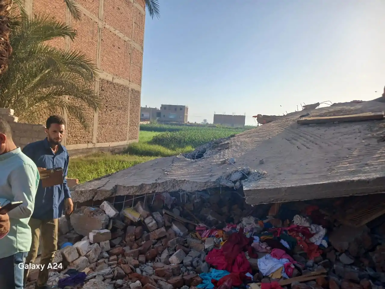 بالصور انهيار منزل بأسيوط ومصرع أب ونجله وإصابة 3 2 انهيار منزل بأسيوط