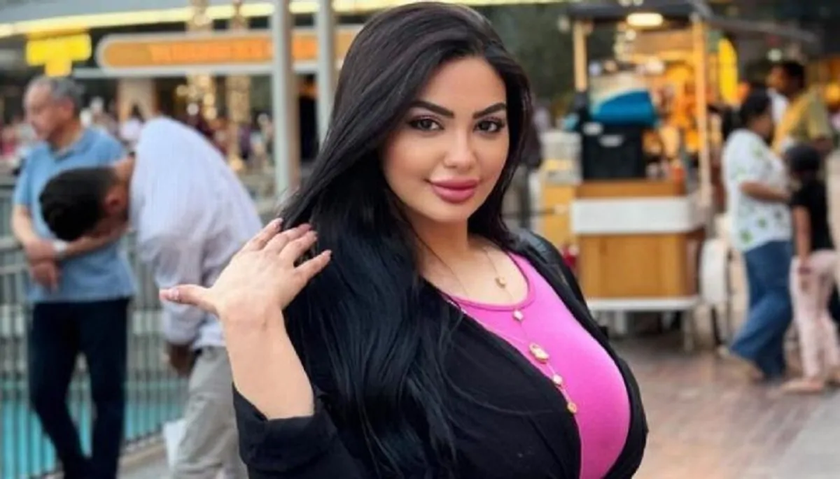 كيم كارداشيان مصر بالصور نرمين طارق صور تجمعها مع المشاهير شنطة البلوجر نرمين طاهر حرز في مباحث 2 نرمين طارق