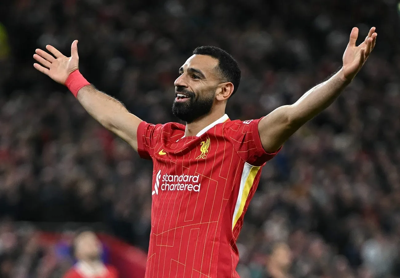 مشجع يفاجئ محمد صلاح بهدية إستثنائية في اليابان 4 صلاح يعيد جماهير نادي ليفربول