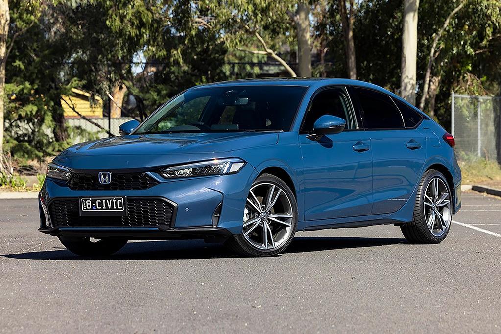 Honda Civic e:HEV L 2025 Review - carsales.com.au