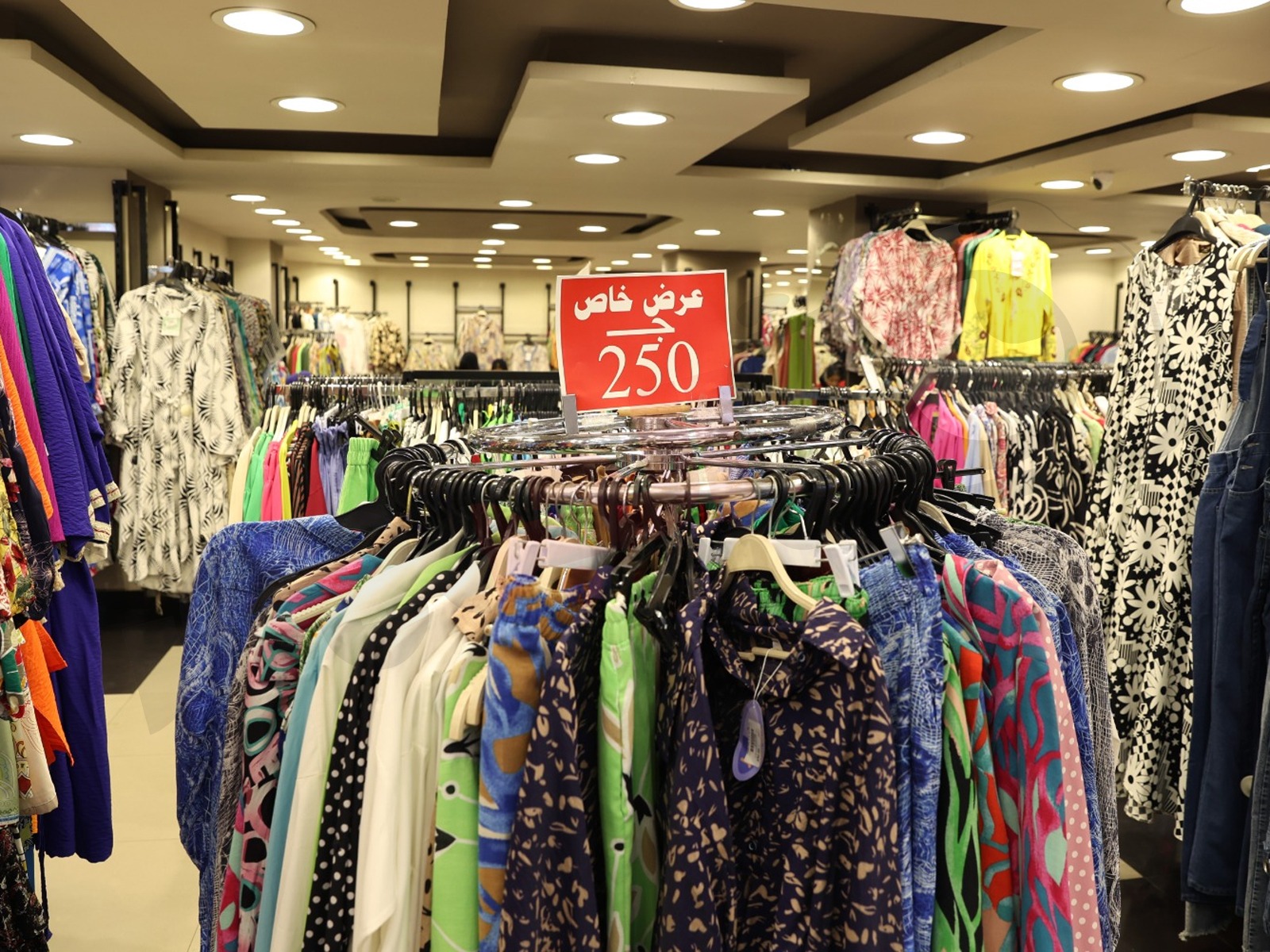 مد فترة الأوكازيون الصيفي حتى هذا الموعد تخفيضات تصل إلى 50%
