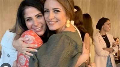 منى زكي ترد على إشادة ريهام عبد الغفور: أختي اللي مشرفانا.. بحبك أوي