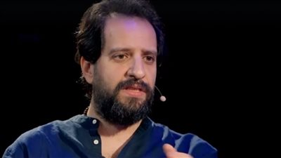 الأرباح لصالح المعهد القومي للأورام.. أحمد أمين يعود إلى الستاند أب كوميدي