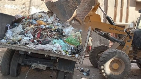 حملات نظافة شاملة وترميم مدخل مجمع المدارس بمنفلوط استعدادًا للعام الدراسي الجديد