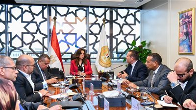 وزيرة التنمية المحلية تبحث مع محافظ جنوب سيناء ومدير ” الهابيتات” مستجدات مشروع تطوير مدينة دهب