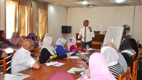 جامعة حلوان تواصل الاستثمار في العنصر البشري بدورة تدريبية عن التحليل المالي