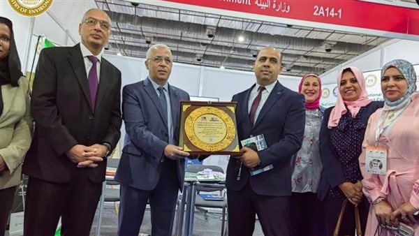 وزارة البيئة تشارك فى افتتاح معرض الشرق الأوسط الدولى السابع عشر لصناعة الورق والكرتون