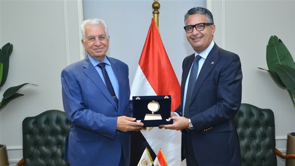 من أجل تحسين الخدمات للمواطنين.. وزارة التموين توقع بروتوكول تعاون جديد لموظفيها