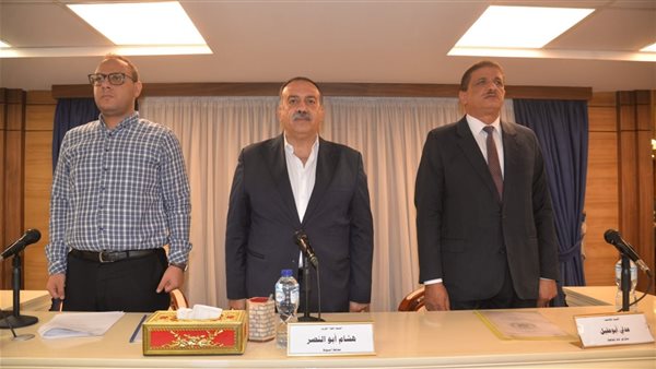 محافظ أسيوط يترأس اجتماع المجلس التنفيذي ويستعرض استعدادات العام الدراسي الجديد