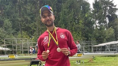 محمد علاء يحصد ذهبية بطولة فيليخ للتجديف بالنمسا