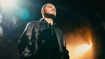 بالفيديو والصور.. عصام النجار يطلق كليب زفة على طريقة الأفراح