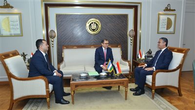 وزير التموين يبحث مع سفير أوزبكستان سبل التعاون في التجارة الداخلية