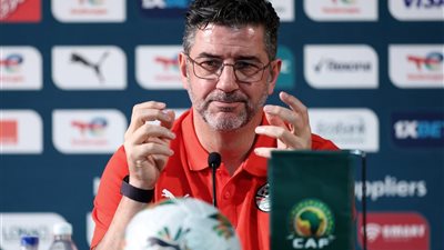 أحمد شوبير يكشف حقيقة مفاوضات النادي الاهلي البرتغالي روي فيتوريا
