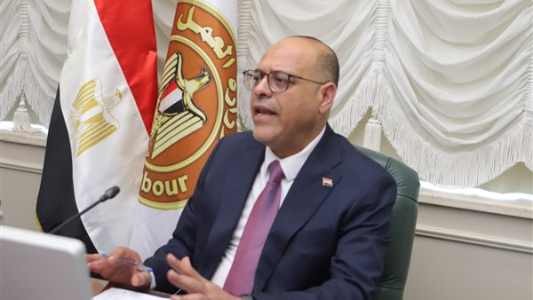 مكتب التمثيل العمالي بجدة يبحث مطالب 250 عاملًا مصريًا في شركة مقاولات
