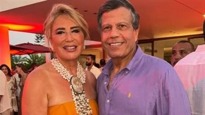 فرحتنا مع بعض وبيكي .. بوسي شلبي تهنئ إيناس الدغيدي بزواجها