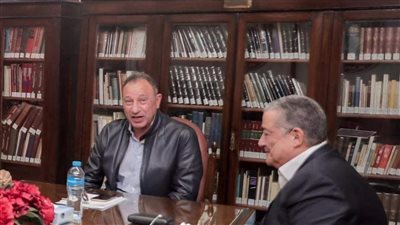 شوبير: ياسين منصور سيترشح نائبًا لرئيس الأهلي في قائمة الخطيب.. وبيبو ينتظر إشارة الأطباء
