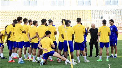ميلود حمدي يختار 20 لاعبا في قائمة الإسماعيلي لمواجهة انبي في الدوري