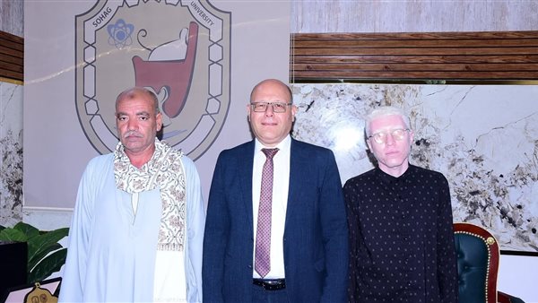 السوشيال ميديا تجبر جامعة سوهاج على إنهاء أزمة يوسف خلف وتسلمه عمله معيدا بكلية الآداب