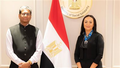 وزيرة التضامن تلتقي السفير الهندي لبحث الشراكة في دعم الأسر المنتجة والحرف اليدوية