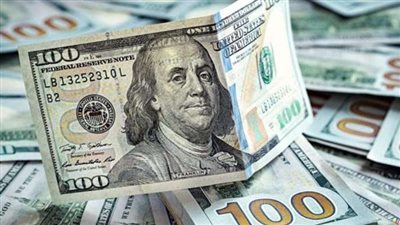 سعر الدولار مقابل الجنيه المصري في بداية تعاملات اليوم السبت