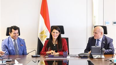 وزيرة التخطيط تستقبل وزير الشباب والرياضة  لبحث توسيع نطاق تجربة التصويت الإلكتروني بالانتخابات
