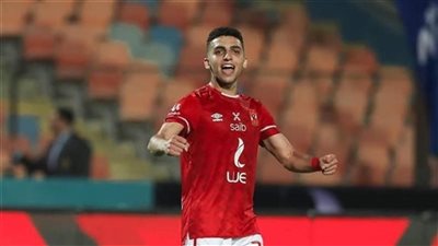 كوكا يحل أزمة الظهير الأيسر للأهلي أمام الزمالك في القمة