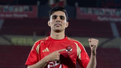 أحمد الطيب يثير الجدل بشأن مستقبل المغربي أشرف بن شرقي مع الأهلي