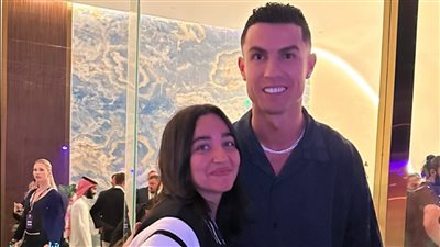 هنا أترك أجمل ذكرياتي.. جودي أحمد سعد تشارك صورة مع كريستيانو رونالدو