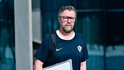 مجلس إدارة الزمالك يدرس توجيه الشكر لمدرب اليد فرانك موريس (خاص)