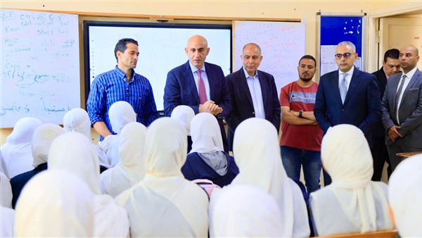 وزير التعليم ومحافظ المنيا يتفقدان عددا من المدارس بقرية تونة الجبل بالمحافظة