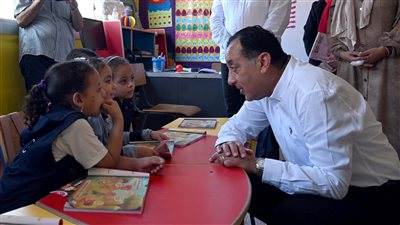 رئيس الوزراء يتفقد مدرسة الشهيد سامح طاحون الابتدائية بمحافظة المنوفية