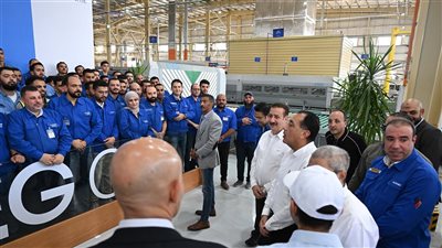 رئيس الوزراء يلقي زيارة إلى مصنع  تويواتشي الصيني لمتابعة الطاقة الإنتاجية