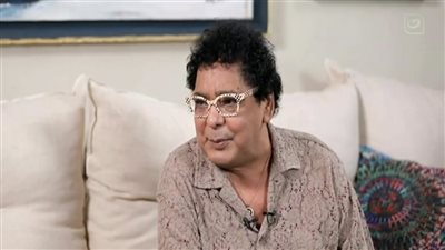 محمد منير: مقدرش أعيش من غير الغنا.. وكل فترة بتهزم صحيًا