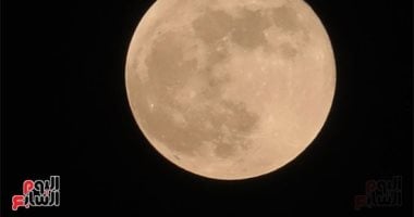 قرص القمر هيختفى بالكامل.. مصر تشهد اليوم خسوفا كليا يستمر 5 ساعات و27 دقيقة