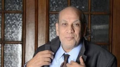 مازال في المستشفى.. أيمن عزب يكشف لـ تحيا مصر تطورات الحالة الصحية لـ منير مكرم