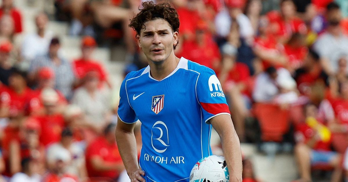 “دائماً أنا”.. خوليان ألفاريز غاضب من سيميوني والمدرب يرد