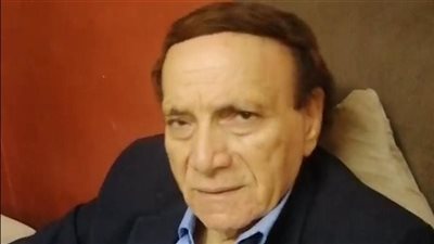 قمة التواضع.. ماذا قال شبيه عادل إمام عن الزعيم ؟