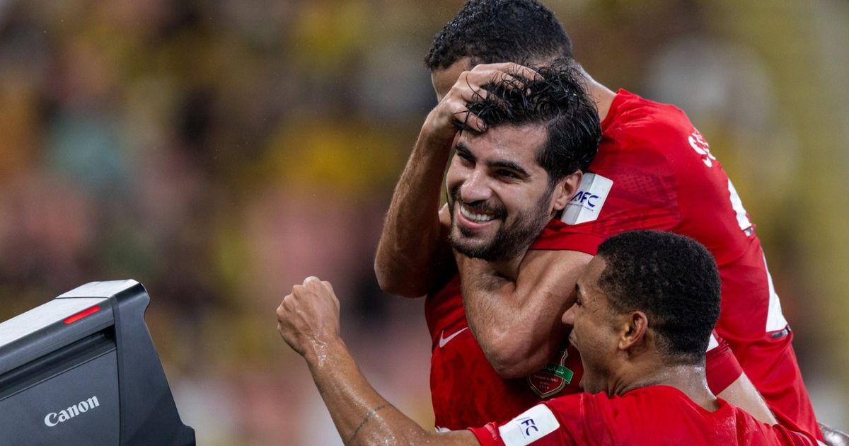 الاتحاد السعودي يسقط أمام شباب الأهلي في أبطال آسيا للنخبة
