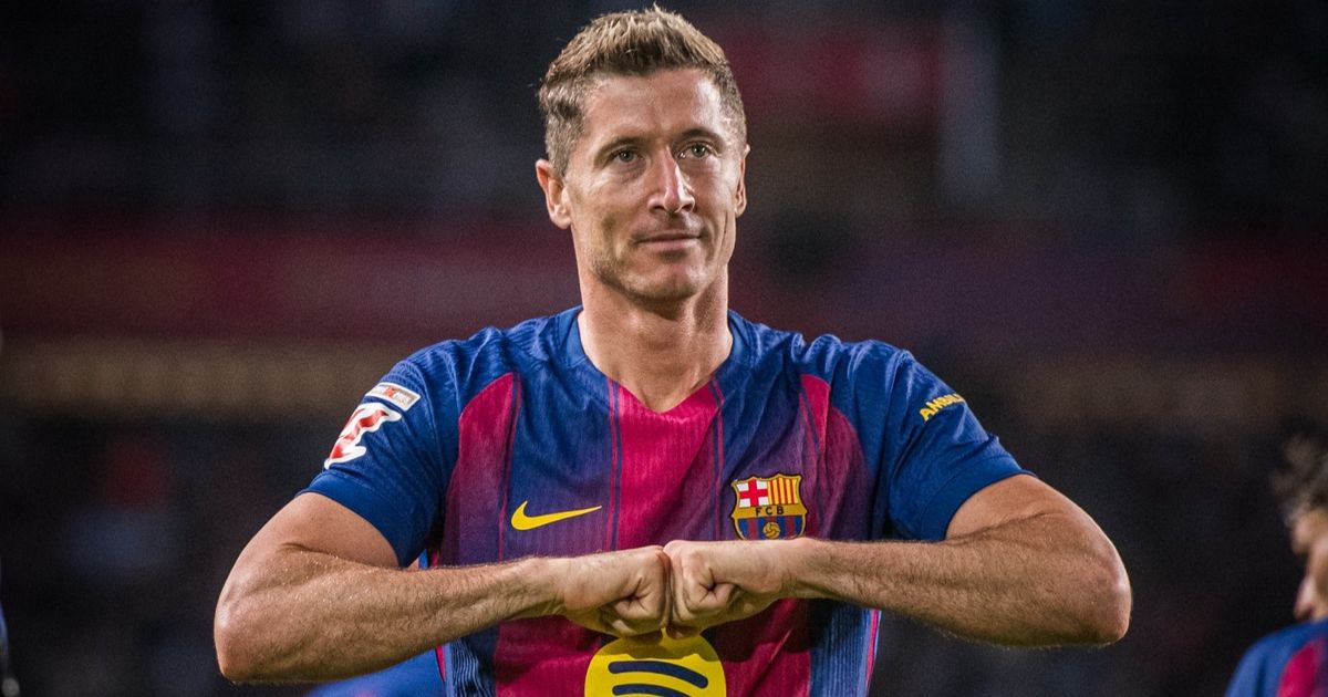 ليفاندوفسكي يسجل الهدف 700 ويلتحق بقائمة أسطورية