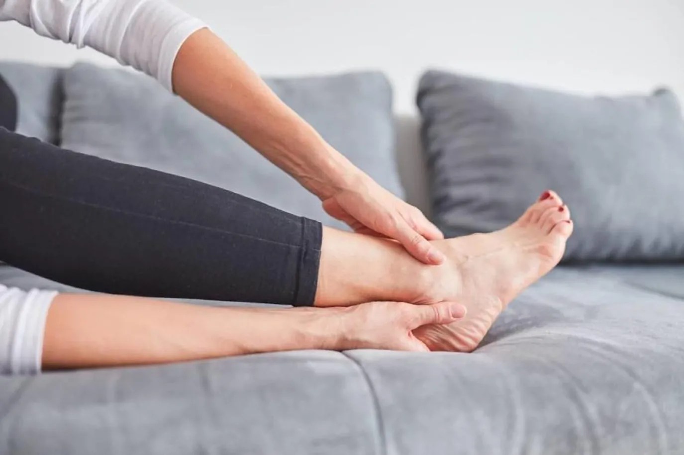 سبب تشنجات الساق أثناء الليل وطرق علاجه