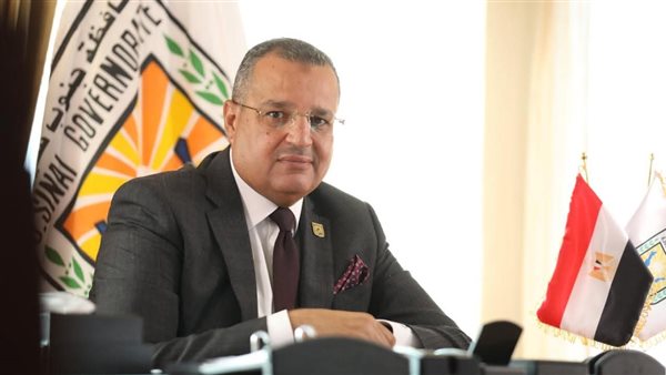 محافظ جنوب سيناء يتابع أعمال تطوير مدرسة الفيروز الرسمية للغات بشرم الشيخ