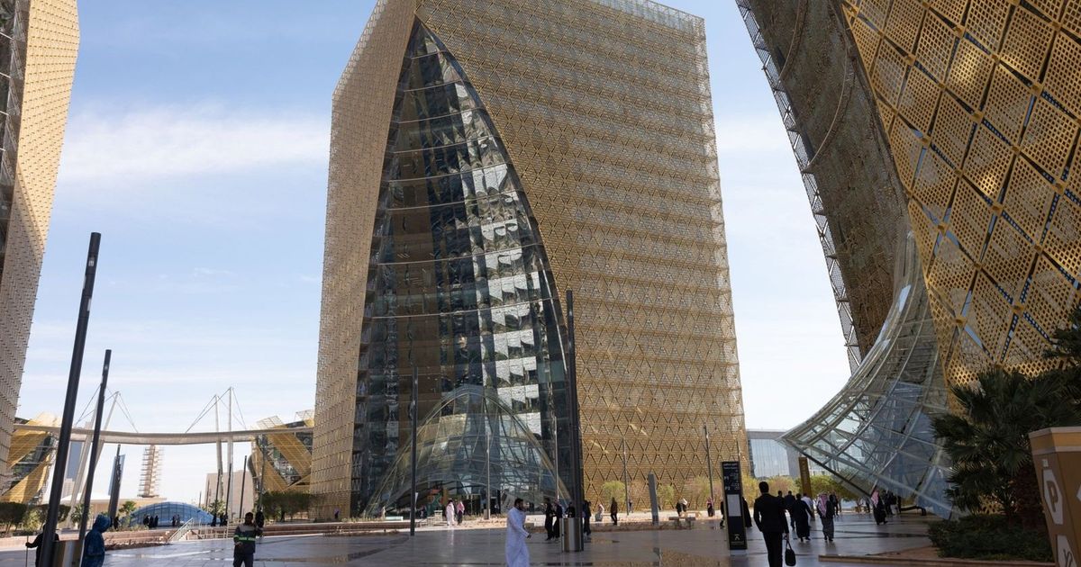 سهم “الماجدية” العقارية يستقر في مستهل تداولاته بالسوق السعودية