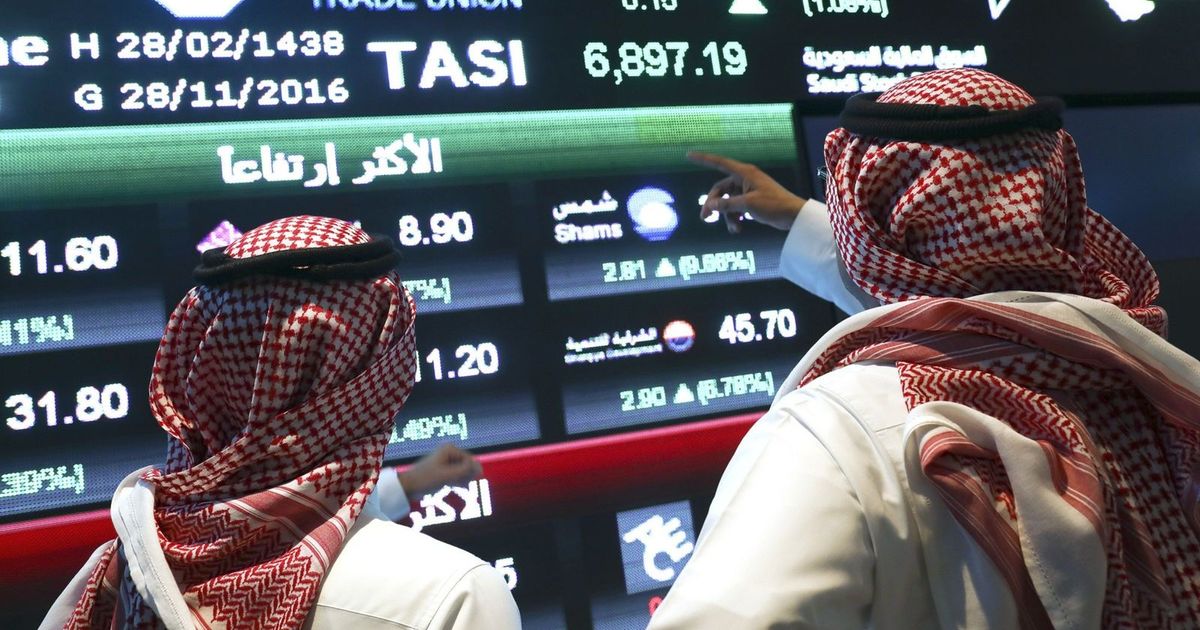 تراجع بورصة السعودية وسط خسائر محدودة لأسواق الخليج الأخرى