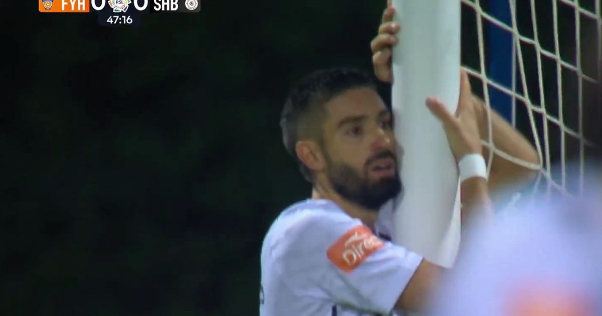 19 سبتمبر 2025 18:33شاهد.. ملخص مباراة الفيحاء والشباب (0-0) في دوري روشن السعوديحسم التعادل السلبي (0-0) مباراة الفيحاء والشباب اليوم الجمعة، في إطار الجولة الثالثة من دوري روشن السعودي. المزيد