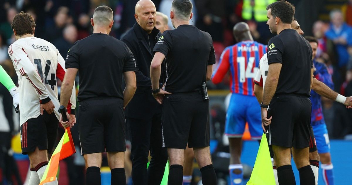 من هو لاعب ليفربول الذي هاجمه سلوت عقب الهزيمة أمام بالاس؟