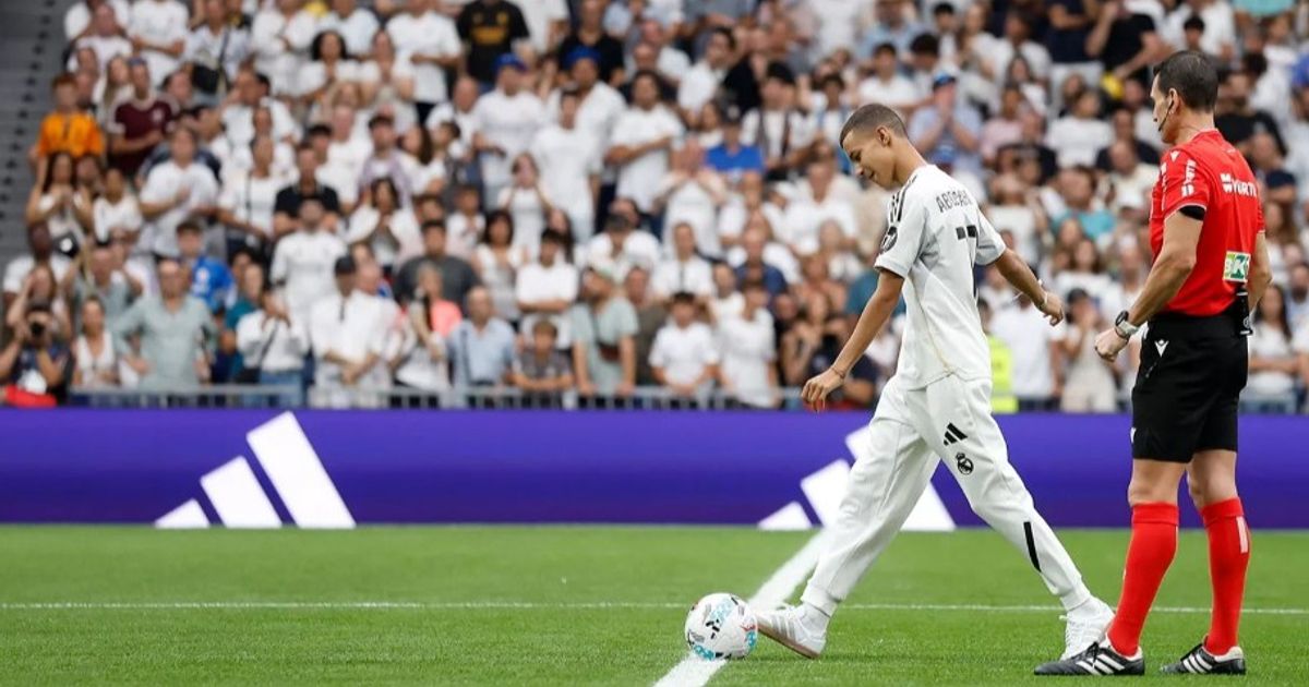 من هو المغربي عبد الرحيم صاحب ركلة بداية مباراة ريال مدريد؟