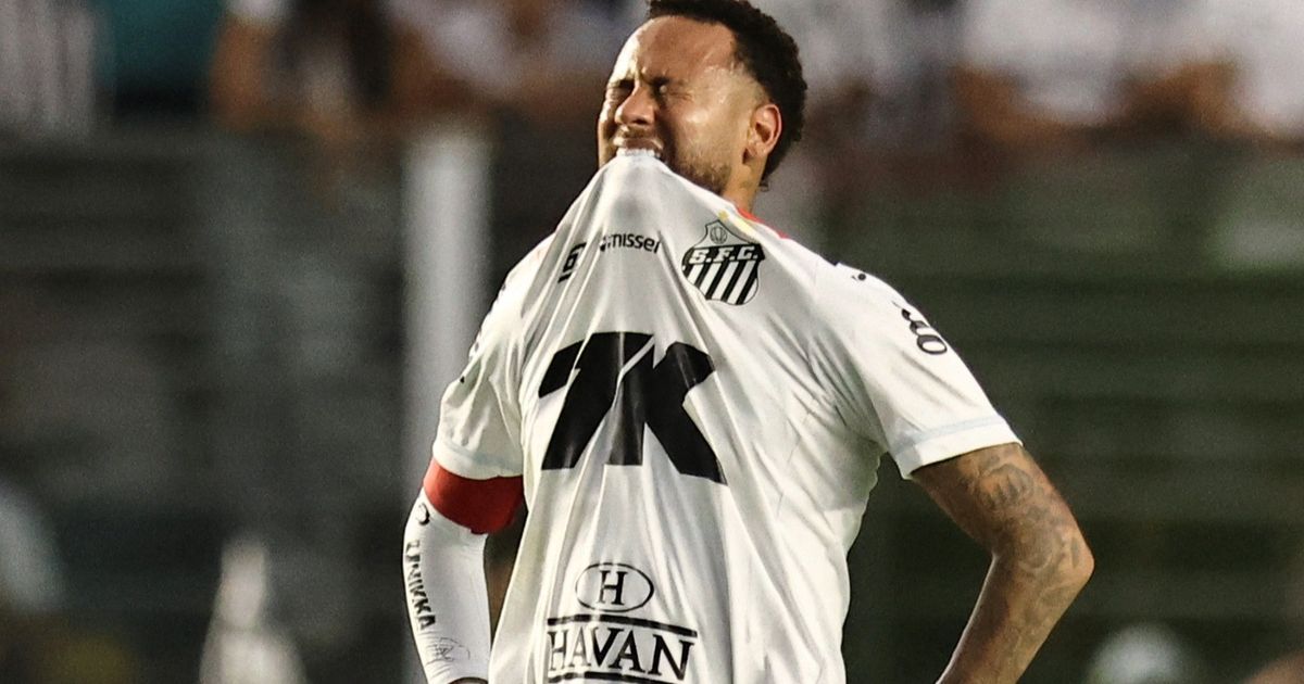 نيمار مهدد بالغياب طويلاً وقد لا يلعب بقميص سانتوس مجدداً