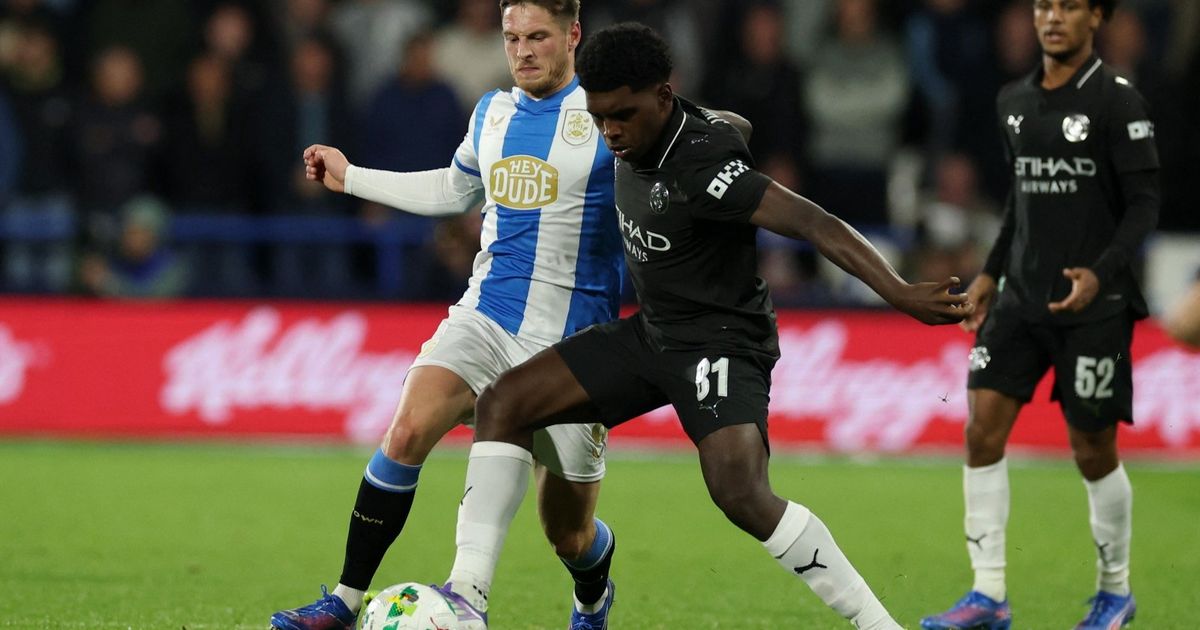 سيتي يعبر هدرسفيلد بكأس الرابطة بمشاركة نجلي نجم ليفربول