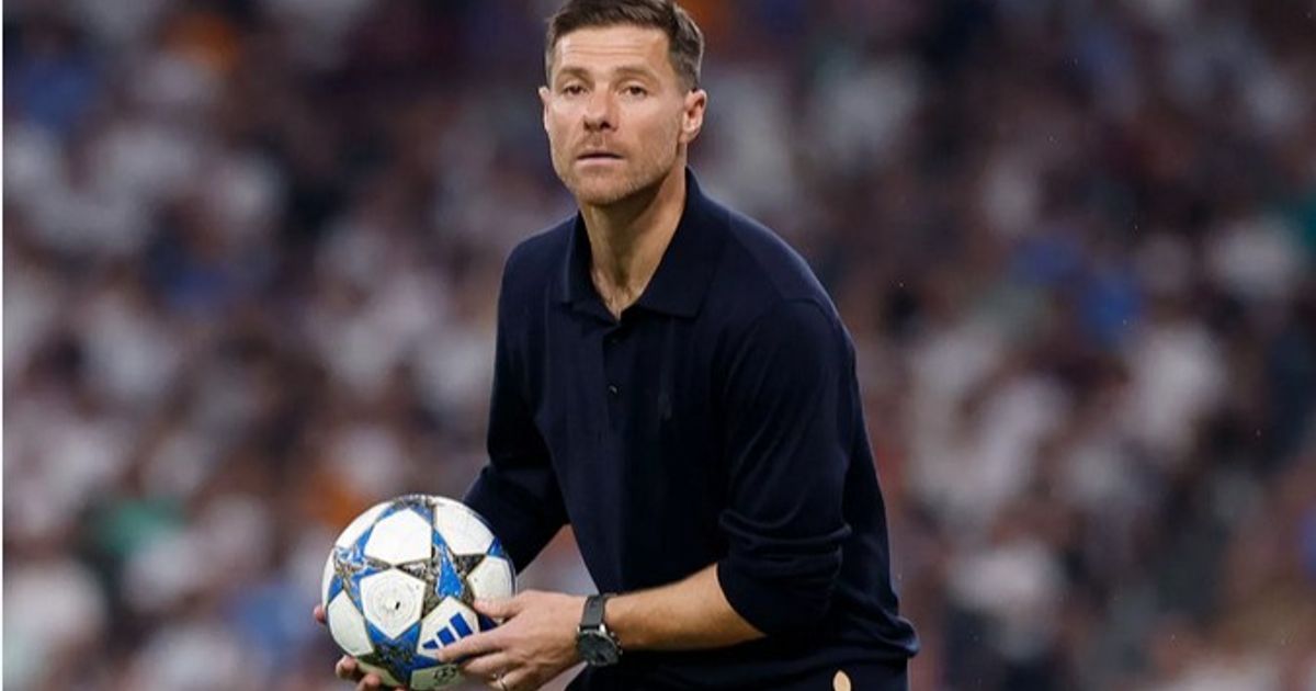 من هو متخصص الركلات الثابتة الجديد في طاقم تشابي ألونسو؟